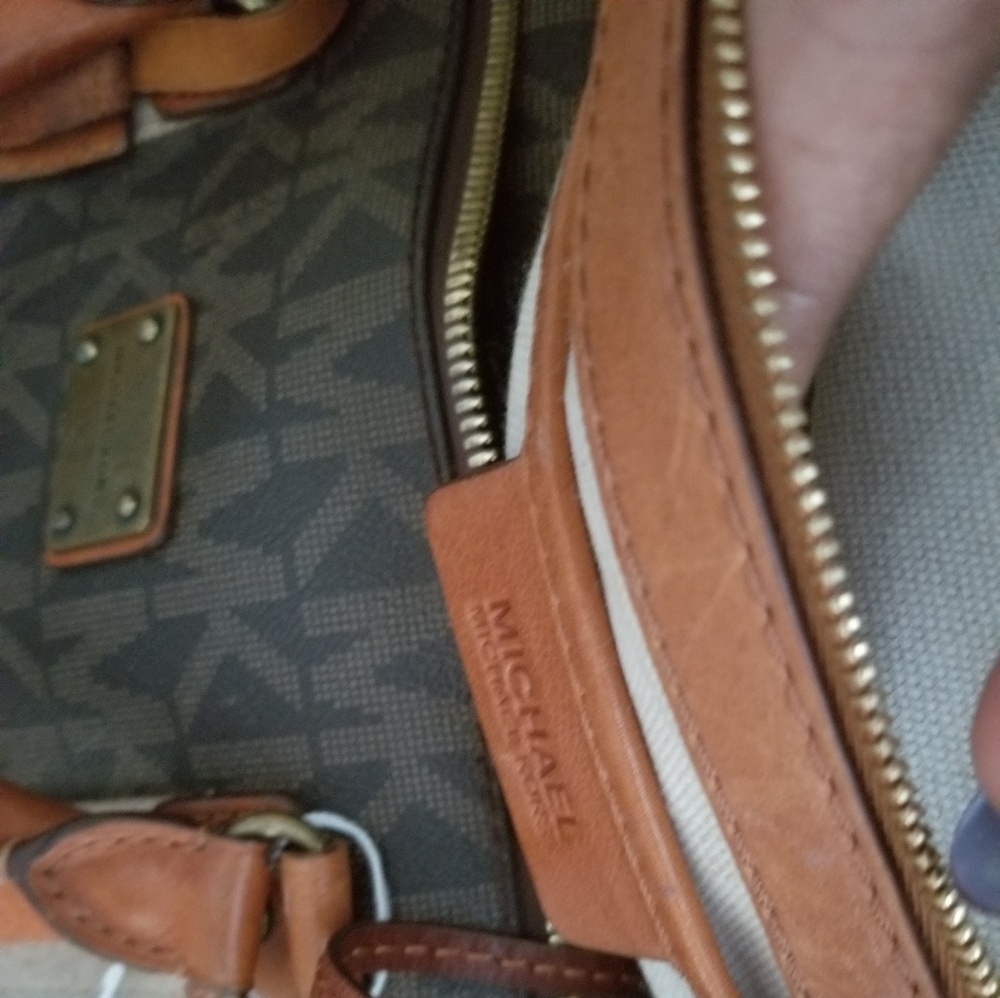 Michael Kor Authentic 💥💥 - Picture 5 of 8